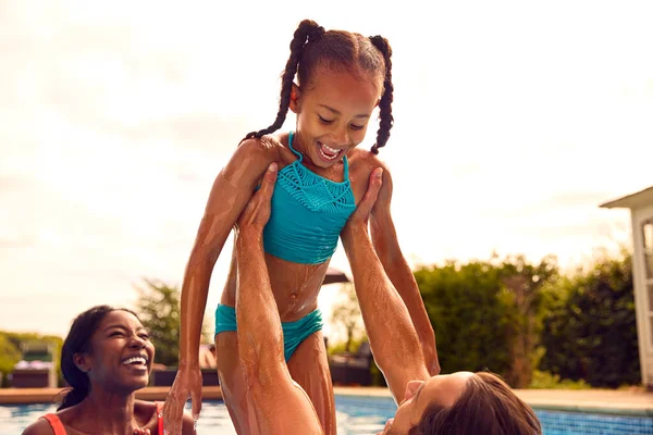 Smiling Mixed Race Family Summer Holiday Having Fun Splashing Outdoor — Stock Photo, Image