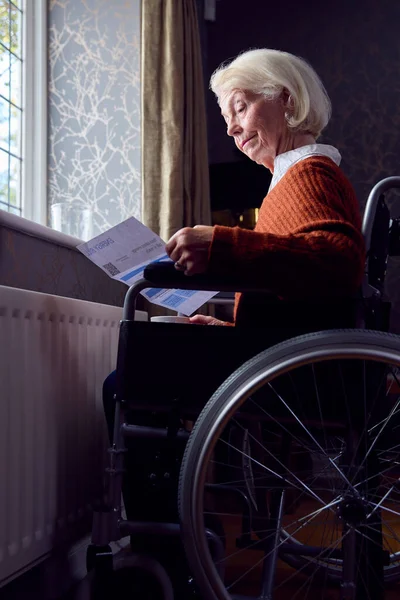 Senior Woman Wheelchair Energy Bill Radiator Cost Living Energy Crisis — Stock fotografie