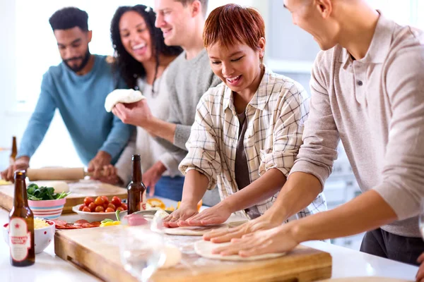 Group Friends Home Kitchen Making Pizzas Party Together — Stock Photo, Image