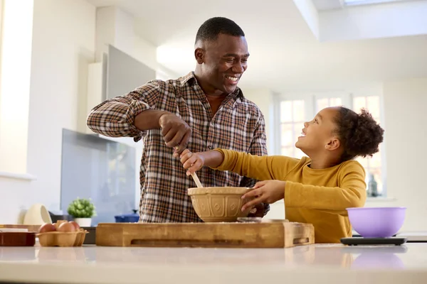 Family Shot Father Daughter Baking Home Kitchen Mixing Ingredients Bowl — Stock Photo, Image