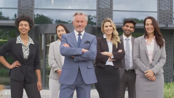 Portret Van Een Glimlachend Multi Cultureel Business Team Dat Buiten — Stockvideo