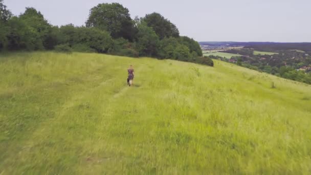 Siyah Labrador Köpeği Olan Bir Kadının Batı Berkshire Daki Streatley — Stok video
