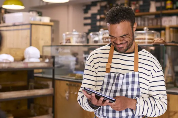 Man Syndrome Working Food Shop Using Digital Tablet — Stock Photo, Image
