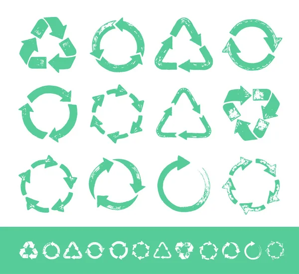 循环图标集 循环利用绿色符号 Grunge风格 带有划痕和磨损的徽章 手绘矢量图解 因白人背景而被隔离 — 图库矢量图片
