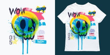 Gülümse ve kafatası. Sanat tipografisi, grafik motivasyon alıntıları. Sokak kentsel vektör grafiti izi. Moda vektör eli kıyafet, kart, baskı için eşsiz bir tipografi çizdi. T, poster.