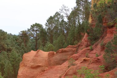 Roussillon, Provence yakınlarındaki Ochre yolu.