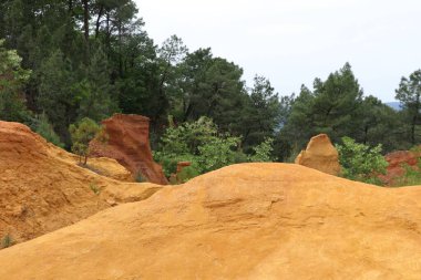 Roussillon, Provence yakınlarındaki Ochre yolu.