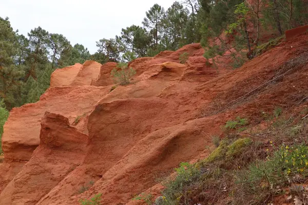 Roussillon, Provence yakınlarındaki Ochre yolu.
