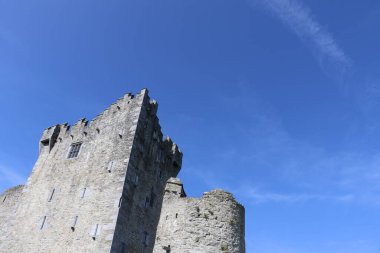 Ross Kalesi, ortaçağ İrlanda kalesi, Killarney yakınlarında.