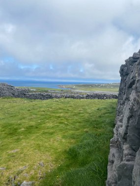 Inishmore, İrlanda 'nın batı kıyısındaki Aran Adaları' nda.