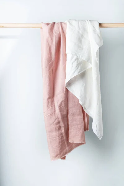 Concepto Costura Tela Lino Colores Rosa Blanco Imagen Enfoque Selectivo —  Fotos de Stock