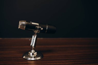 Özel dermatoloji ekipman sistemi, saç kaybı ve trikoloji konsepti. Saç ve Analiz Sistemi Dijital Trikop Analizi. Yakın plan.