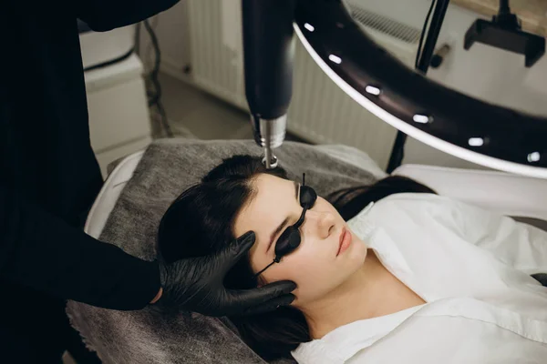 Laser Removal Permanent Make Face Lips Young Woman Salon Concept —  Fotos de Stock