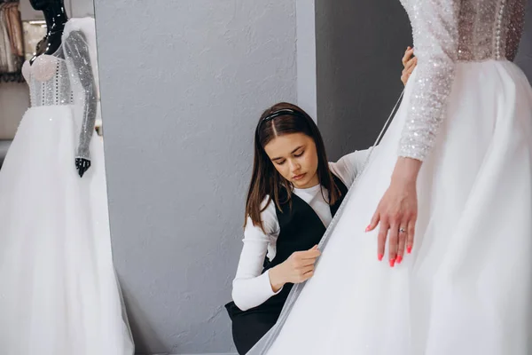 Female Making Adjustment Wedding Gown Fashion Designer Studio Bride Wearing — 스톡 사진