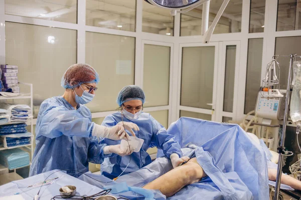 Médecin Dans Salle Opération Pour Chirurgie Vasculaire Veineuse Clinique Chirurgicale — Photo