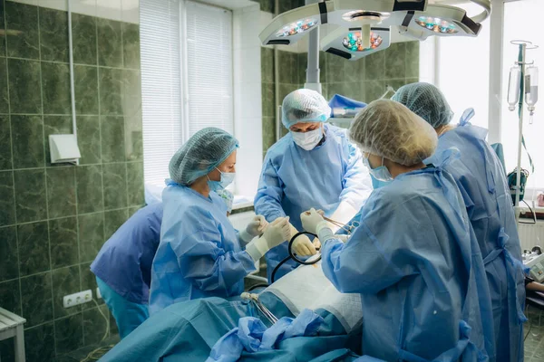Chirurgiens Perfoming Chirurgie Opération Césarienne Abdominale Pendant Accouchement Salle Opération — Photo