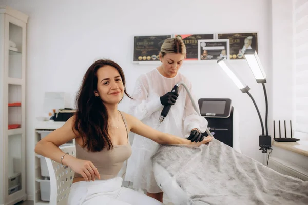 Beautician Using Laser Device Remove Unwanted Tattoo Female Arm Concept — Stock Photo, Image