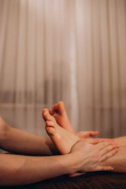 Ayak masajı yapıyor eller Close-Up