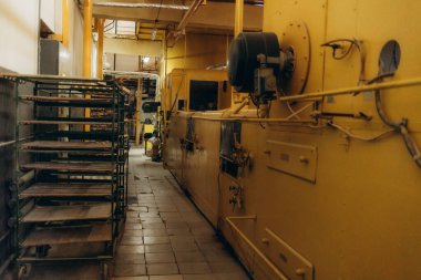 Otomatik üretim hattı fırını Taze sıcak ekmek.