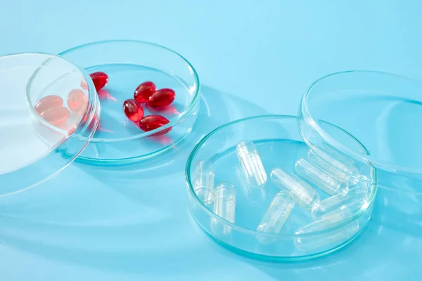 Red Pills Empty Placebo Capsules Glass Petri Dish Concept Placebo — Stock Photo, Image