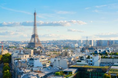 Paris 'in simgeleri, ünlü Eyfel Kulesi ve Paris çatıları, Paris Fransa