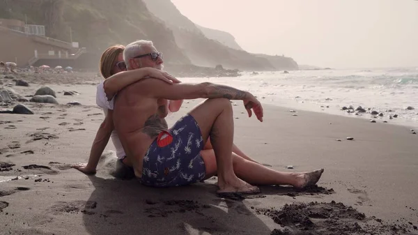 Lifestyle Caucasian Senior Couple Relaxing Beach Happy Love Romantic Relax — Stock Photo, Image