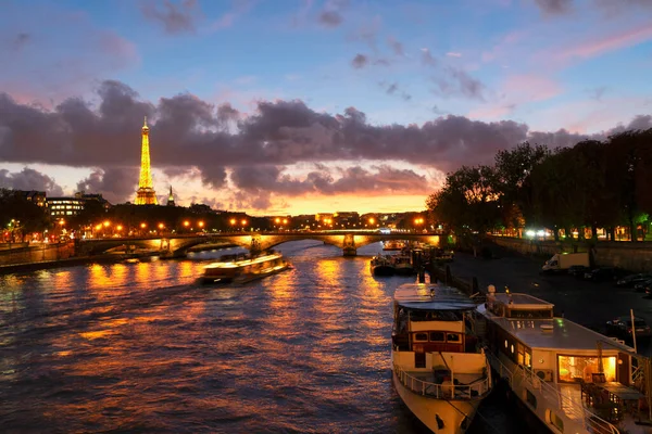 Alexandre Iii Most Nad Sekwanę Pomarańczowy Fioletowy Malowniczych Wschodów Paryż — Zdjęcie stockowe