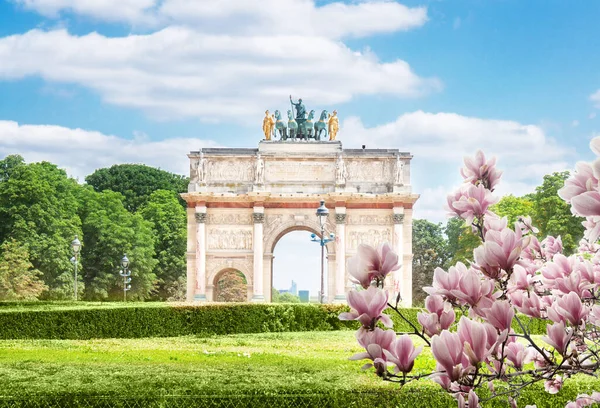Arco Triunfo Carrossel Jardim Das Tulherias Dia Ensolarado Paris França — Fotografia de Stock