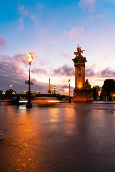 Puente Alexandre Iii Torre Eiffel Crepúsculo Violeta París Francia — Foto de Stock