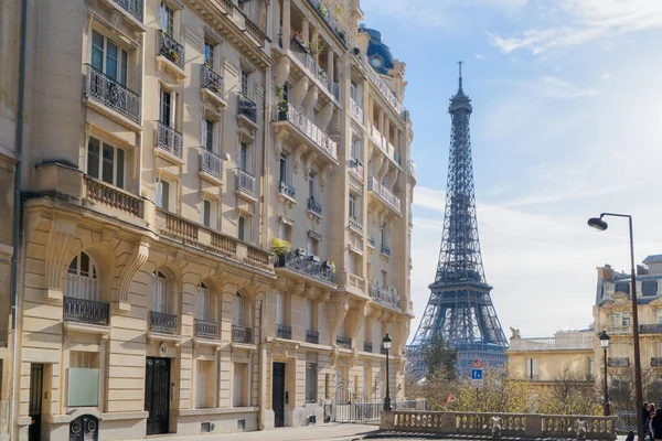 Meşhur Eyfel Kulesi Yazın Paris Şehri Güneşli Paris Fransa — Stok fotoğraf