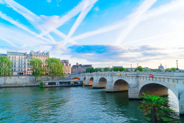 Bro Pont Neuf Och Floden Seine Sommardagen Paris Frankrike — Stockfoto