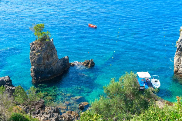 Paleokastritsa Beach Small Bay Ionian Sea Clear Water Corfu Greece — Fotografia de Stock