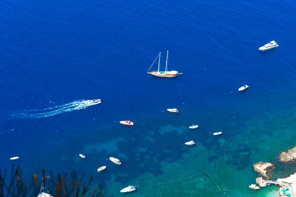 Kıyısı Havadan Manzaralı Tyrhenian Denizi Suları Capri Adası Talya — Stok fotoğraf