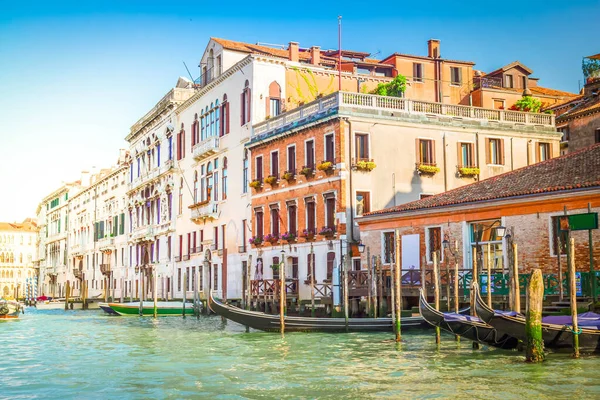 Casas Antiguas Venecia Sobre Agua Del Gran Canal Italia Tonificado — Foto de Stock