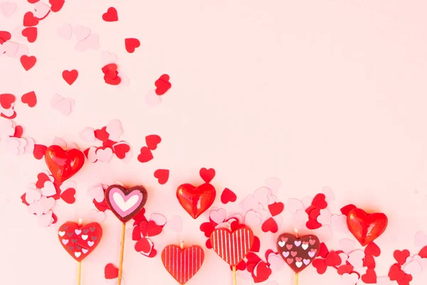 Valentines Den Slavnostní Pozadí Scettred Srdce Přes Růžové Pozadí — Stock fotografie