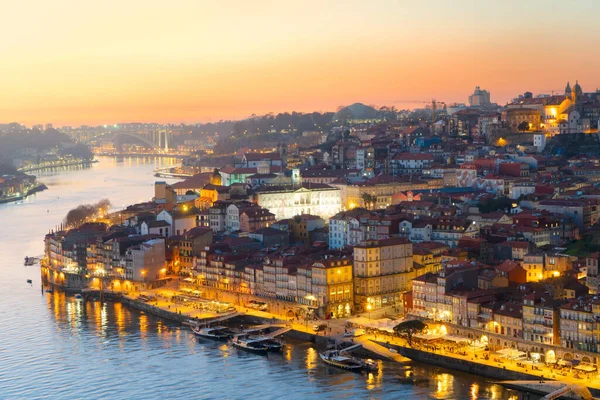 Malowniczy Kolorowy Widok Stare Miasto Porto Zachodzie Słońca Portugalia Mostem — Zdjęcie stockowe