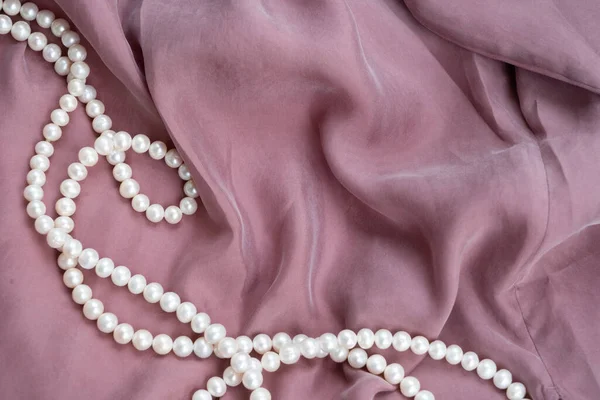 シルクや真珠の背景スタイルの株式のシーンは 結婚式の招待状 製品のショーケースやコピースペース トップビューでスタイルのプレゼンテーションのために — ストック写真