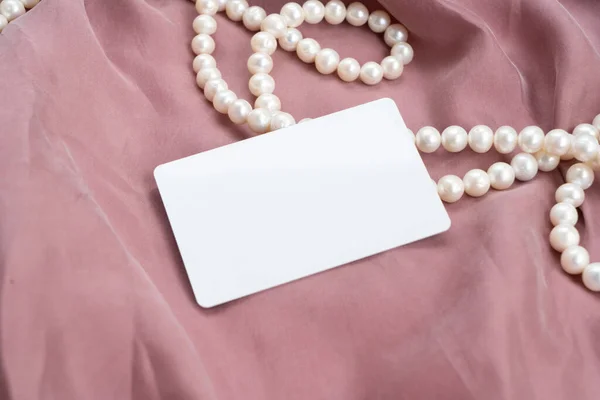 Pearl Jewellery Silk Styled Stock Scene Wedding Invitation Product Showcase — Stockfoto