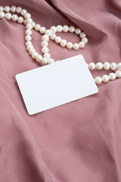 Pearl Jewellery Silk Styled Stock Scene Wedding Invitation Product Showcase — Zdjęcie stockowe