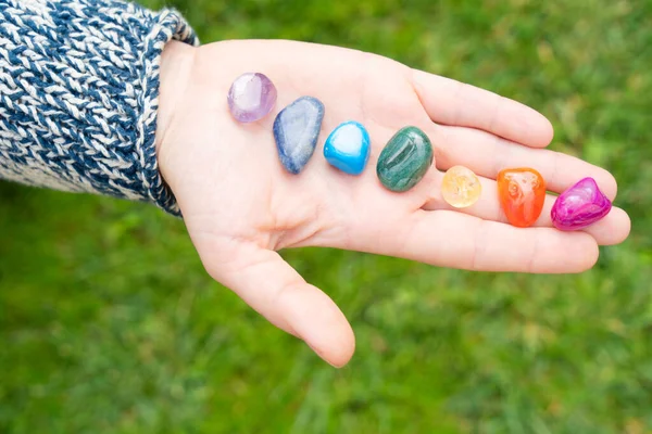 Hand Holding Set Chakra Stones Magic Healing Rock Reiki Crystal — Foto Stock