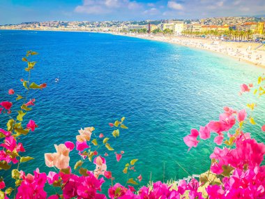 Nice 'in sahil ve turkuvaz deniz kıyısı, cote dAzur, Fransa