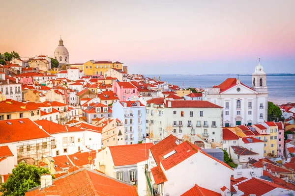 Vista Cidade Velha Alfama Pôr Sol Rosa Lisboa Portugal — Fotografia de Stock