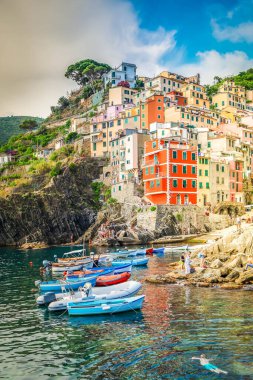 İtalya 'nın Cinque Terre kentindeki Riomaggiore tablosu