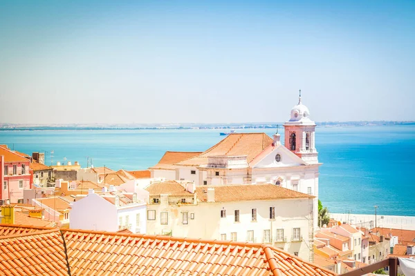 Вид Старый Город Альфама Солнечный День Лисбон Португалия — стоковое фото