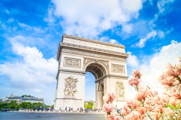 Widok Łuk Triumfalny Wiosną Paryż Francja — Zdjęcie stockowe