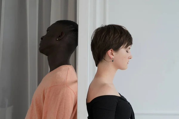カップルアフリカ系アメリカ人男性と白人女性 — ストック写真