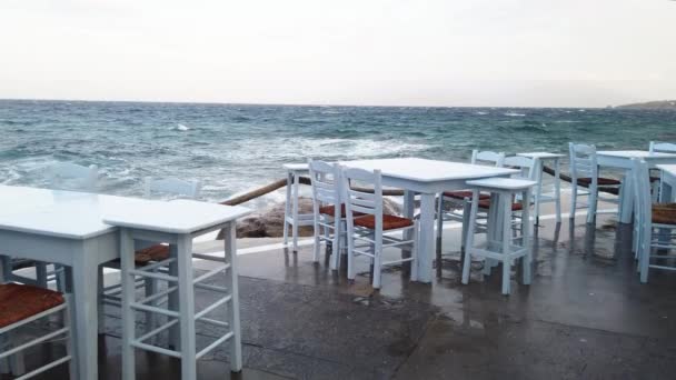 Stolik Kawiarni Morskiej Morskiej Wyspie Mykonos Grecja Latem — Wideo stockowe