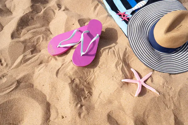 Yaz plajı, kumda fotokopi alanı olan sakin bir yaşam arka planı