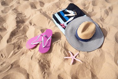 Yaz plajı, kumda fotokopi alanı olan sakin bir yaşam arka planı