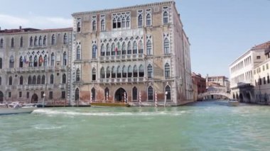 muticolored Venedik evler Grand canal, su üzerinde görüntülemek Sudan, İtalya